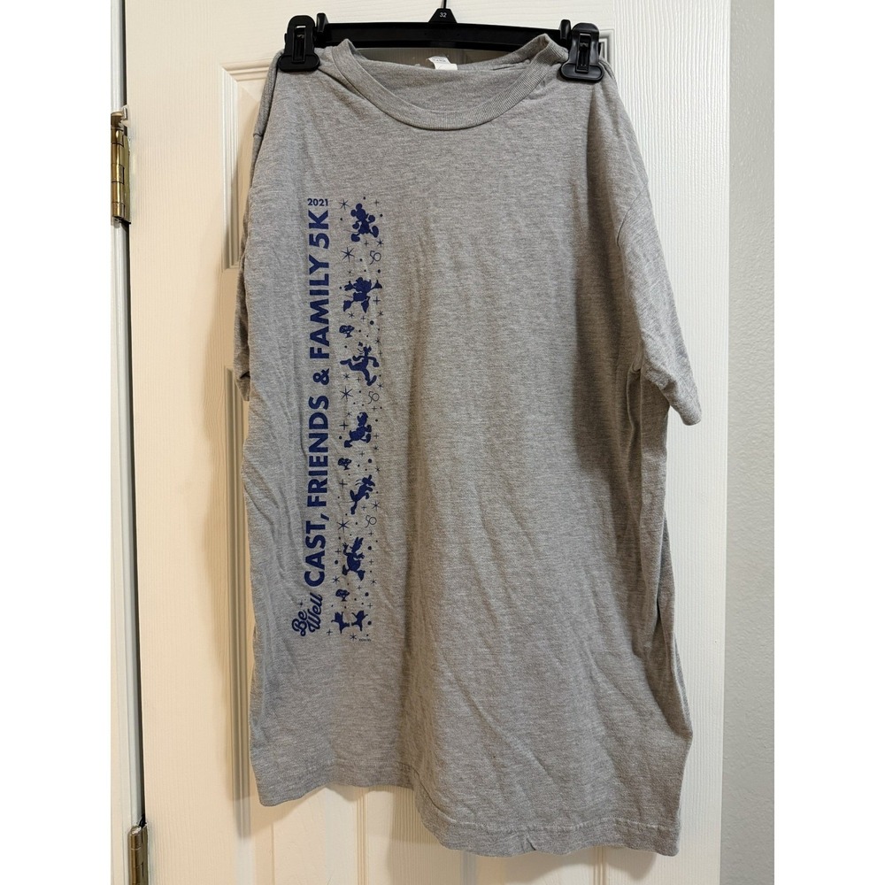 Disney Cast Member Friends & Family 5K 2021 Be Well Shirt Gray Size S